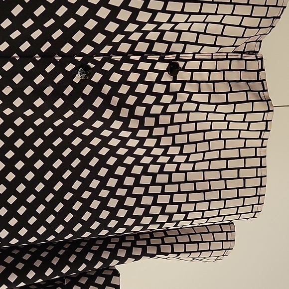 Geometric cuffed sleeve blouse 3x by Catherines black and white pattern - Picture 4 of 8